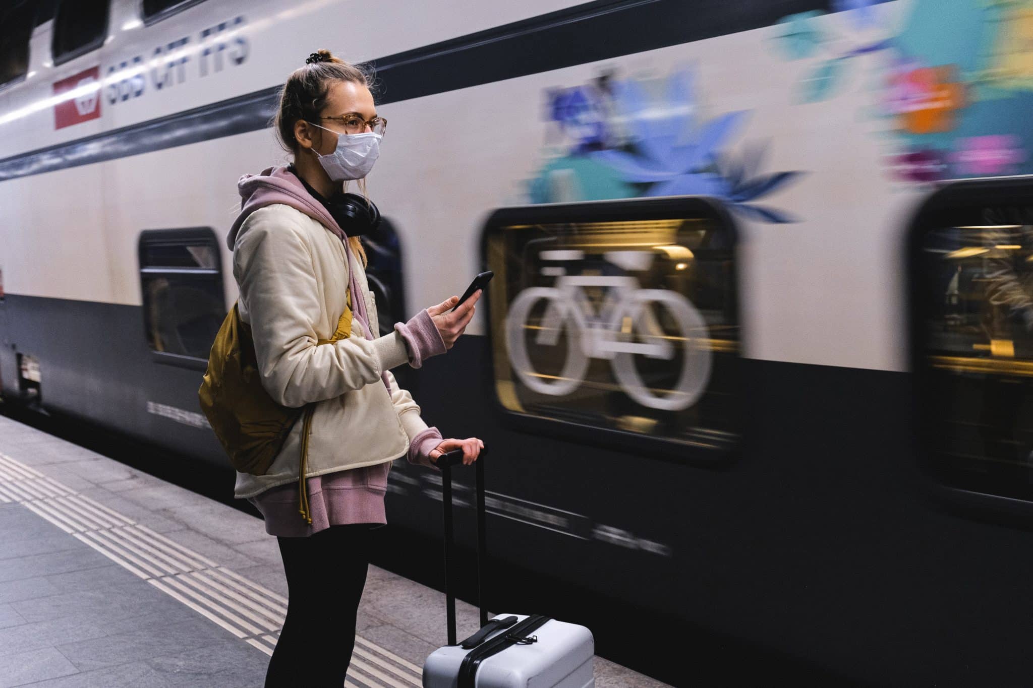 Omicron: What COVID-19 tests do I need if I travel abroad?